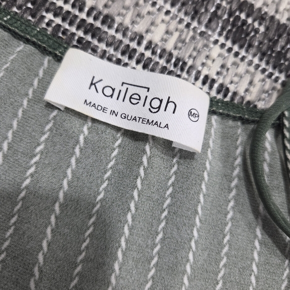 Kaileigh Striped Green Jumpsuit Capri Length Pants Medium Petite - Picture 6 of 9